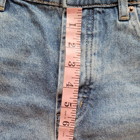 Signature Blue Jean Shorts Distressed Frayed Hem 8 - Picture 6 of 8
